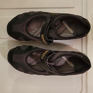 Merrell waterpro pandi Mary Jane style Q-form air cushion shoes in size 8.5 US